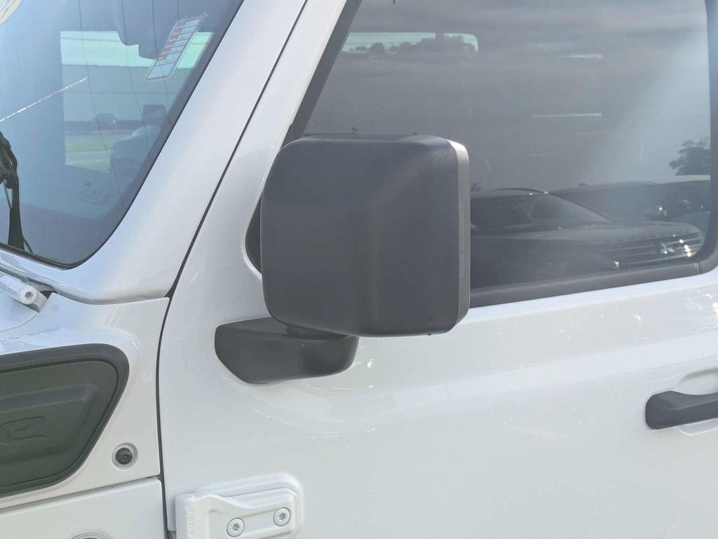 Used 2023 Jeep Wrangler Unlimited Sahara AWD/4WD image 11