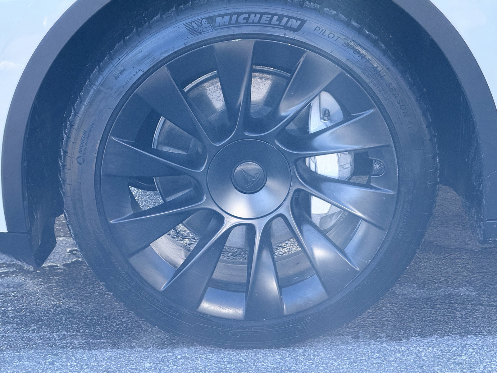 Used 2023 Tesla Model Y Long Range image 11