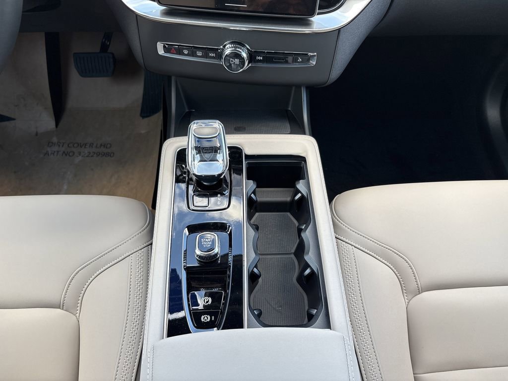 New 2026 Volvo XC90 T8 Plus image 13
