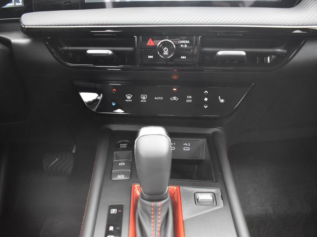 New 2026 Nissan Kicks SR w/ Cold Weather Package AWD/4WD image 11
