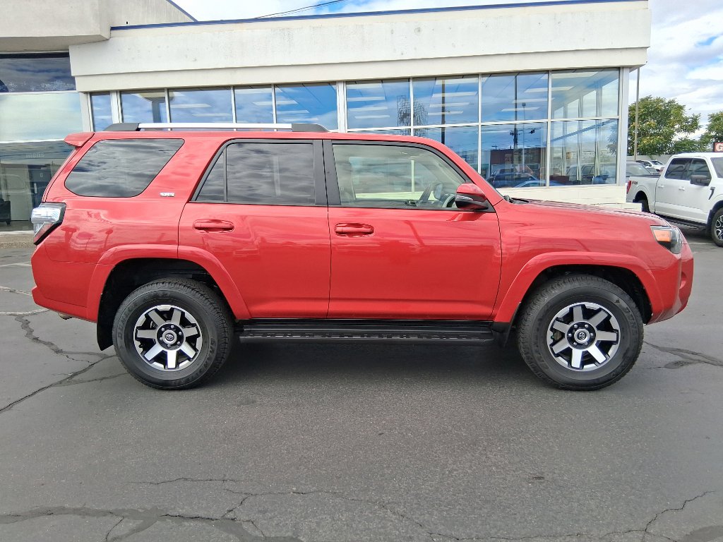 Used 2022 Toyota 4Runner SR5 Premium w/ Moonroof Package image 2