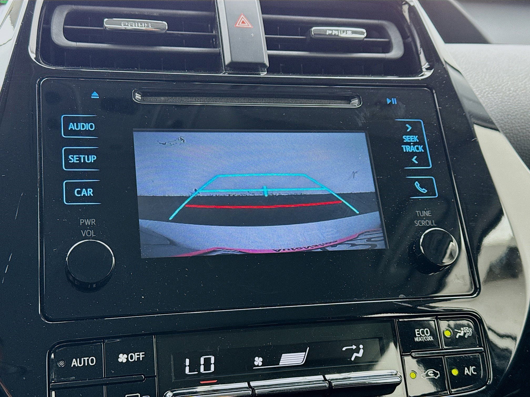 Used 2019 Toyota Prius L Eco image 10