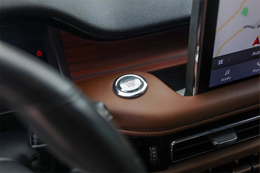 Used 2022 Lincoln Aviator Reserve w/ Equipment Group 201A image 17