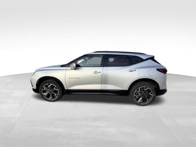 Certified 2022 Chevrolet Blazer RS w/ Driver Confidence II Package AWD/4WD image 3