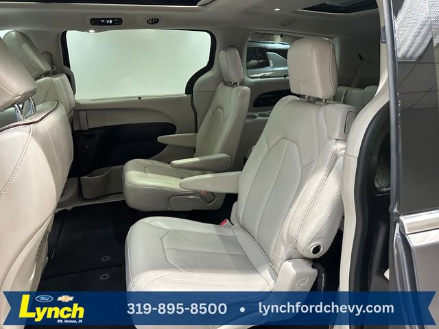 Used 2020 Chrysler Pacifica Limited FWD image 23