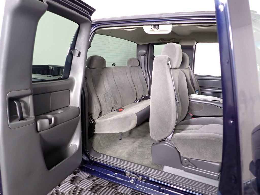 Used 2005 Chevrolet Silverado 1500 4x4 Extended Cab w/ Light Duty Power Package image 29