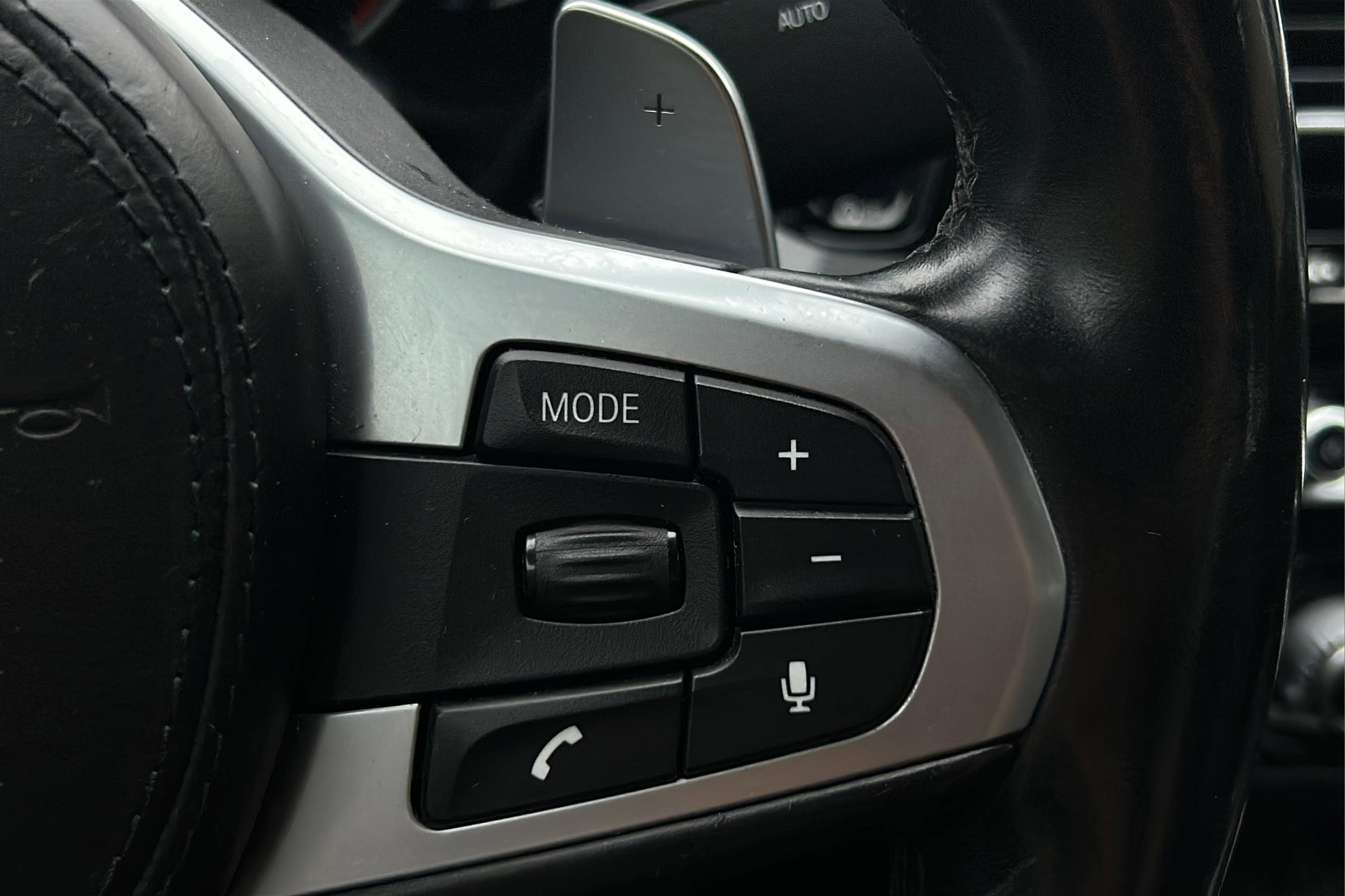 Used 2018 BMW M550i xDrive image 13