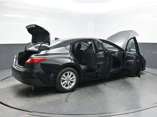 Used 2025 Toyota Camry LE image 46
