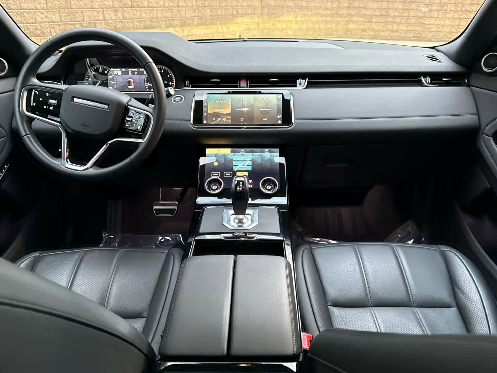Certified 2023 Land Rover Range Rover Evoque R-Dynamic SE image 8
