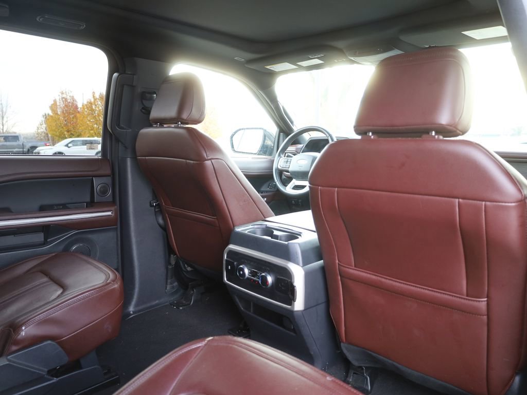 Used 2024 Ford Expedition Limited image 18