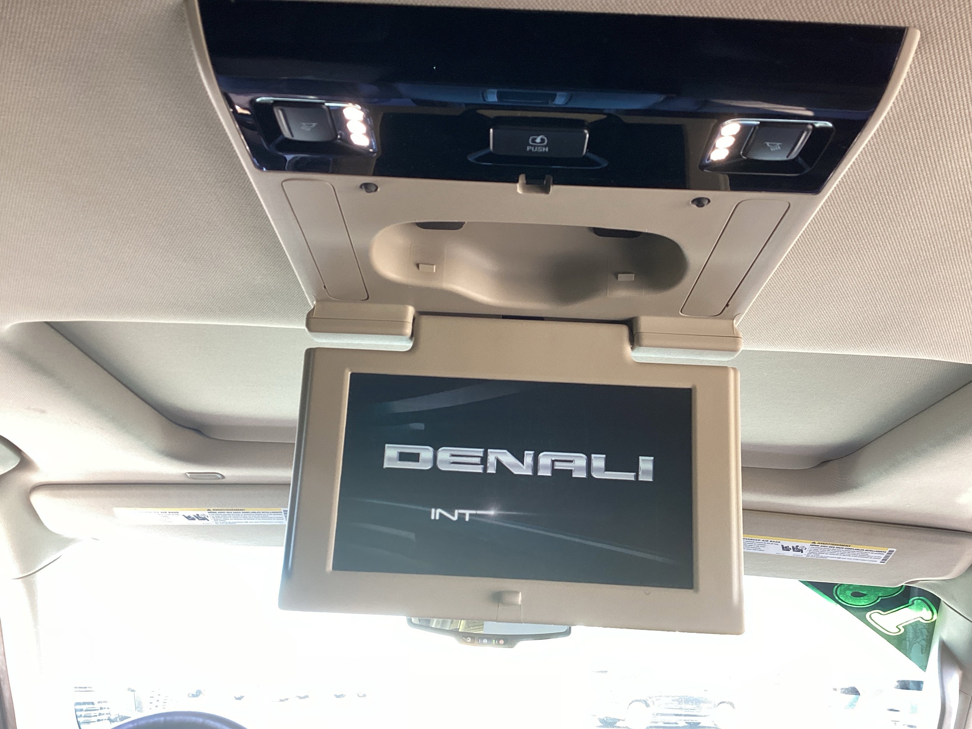 Used 2018 GMC Yukon Denali w/ Open Road Package image 33