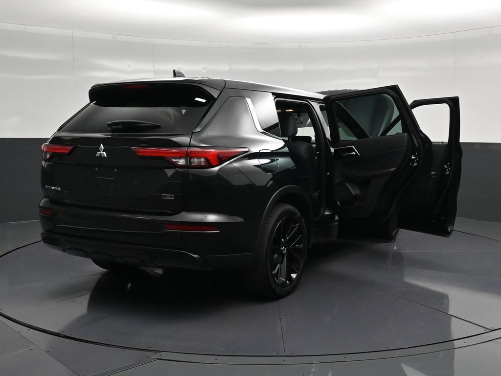 Used 2023 Mitsubishi Outlander SE FWD image 36