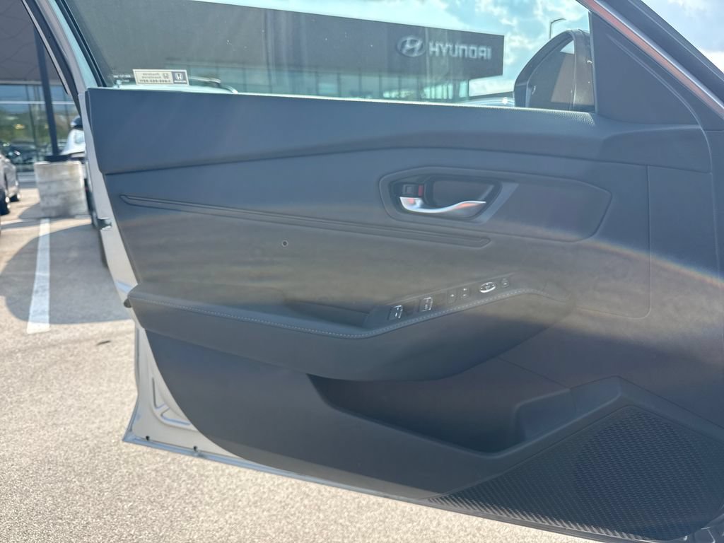 Used 2024 Honda Accord Sport image 12