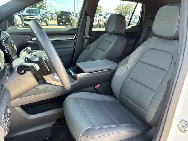 Used 2026 GMC Terrain AT4 w/ Convenience Package III AWD/4WD image 24