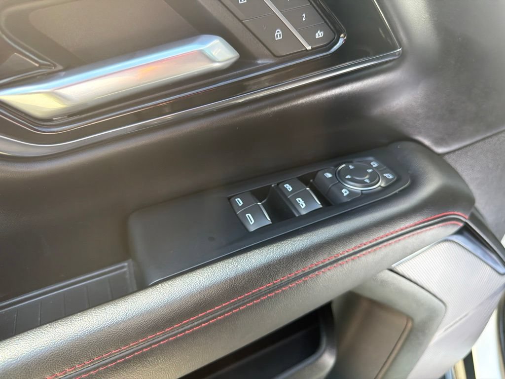 Certified 2025 GMC Yukon AT4 Ultimate w/ LPO, Floor Liner Package AWD/4WD image 30