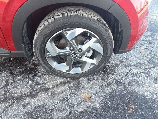 Used 2024 Hyundai Venue SEL image 4