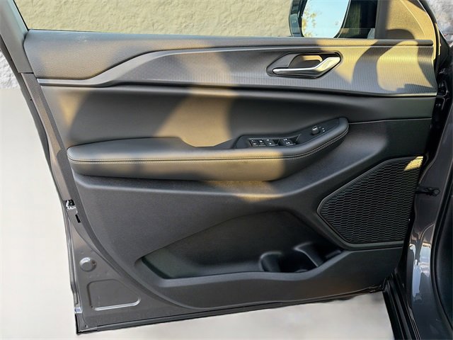 Used 2024 Jeep Grand Cherokee L Altitude image 23