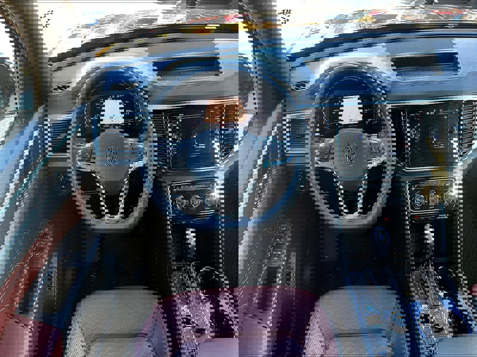 Used 2021 Volkswagen Atlas Cross Sport SEL Premium image 17