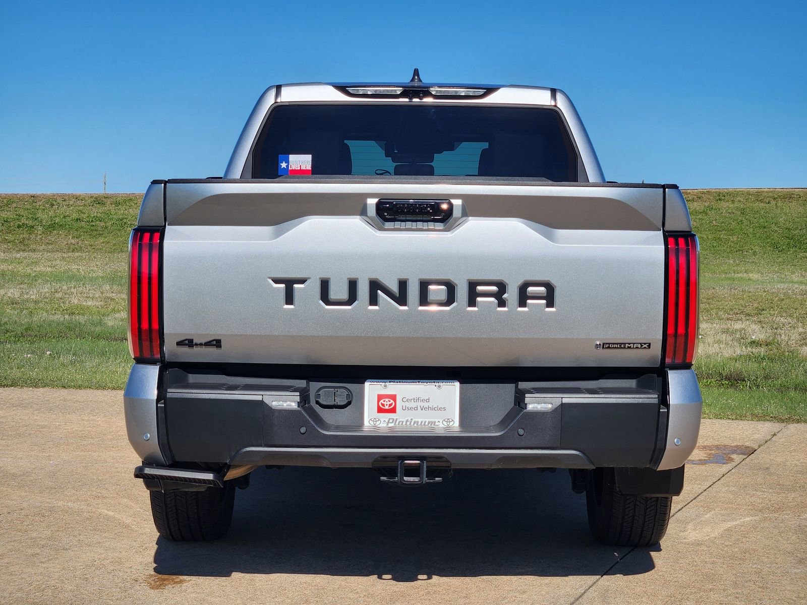 Used 2025 Toyota Tundra Limited AWD/4WD image 8