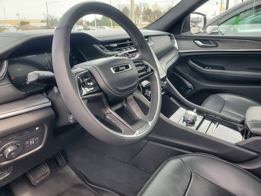 Used 2022 Jeep Grand Cherokee Overland image 17