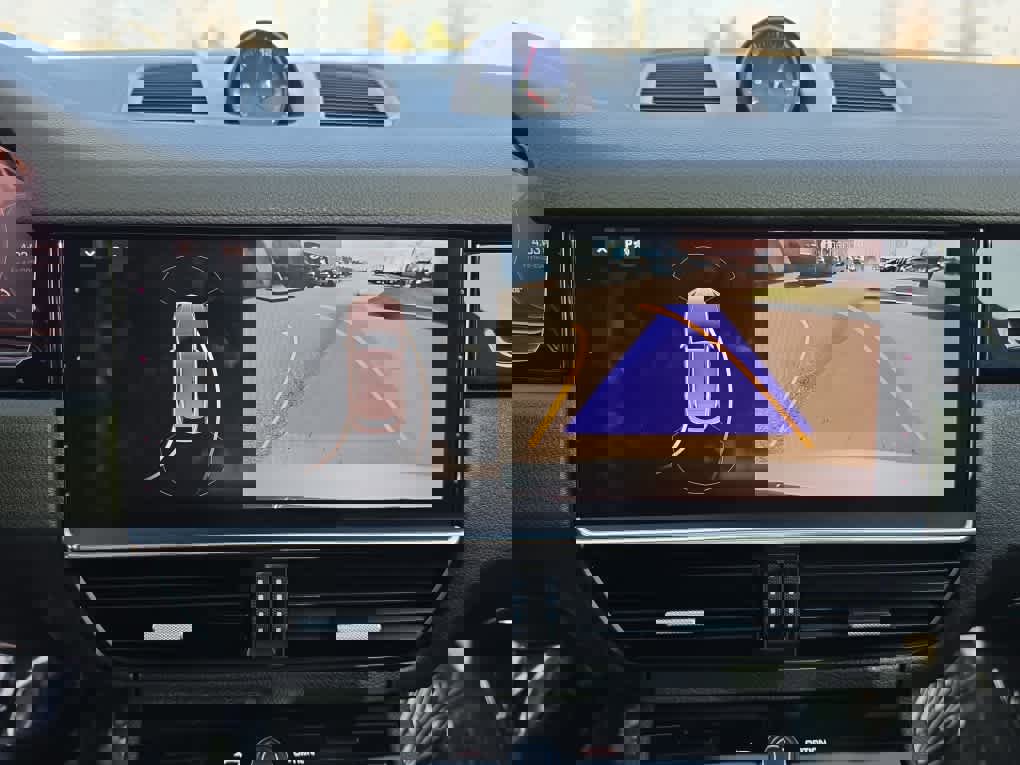 Used 2021 Porsche Cayenne AWD/4WD image 18