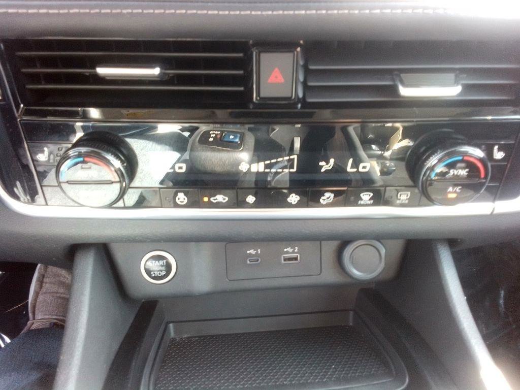 Used 2021 Nissan Rogue SV w/ Premium Package AWD/4WD image 14