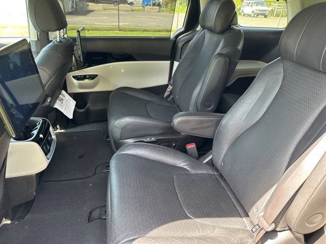 Certified 2023 Kia Carnival SX Prestige FWD image 15