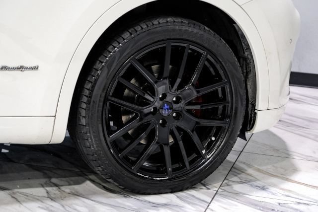 Used 2018 Maserati Levante GranSport AWD/4WD image 52