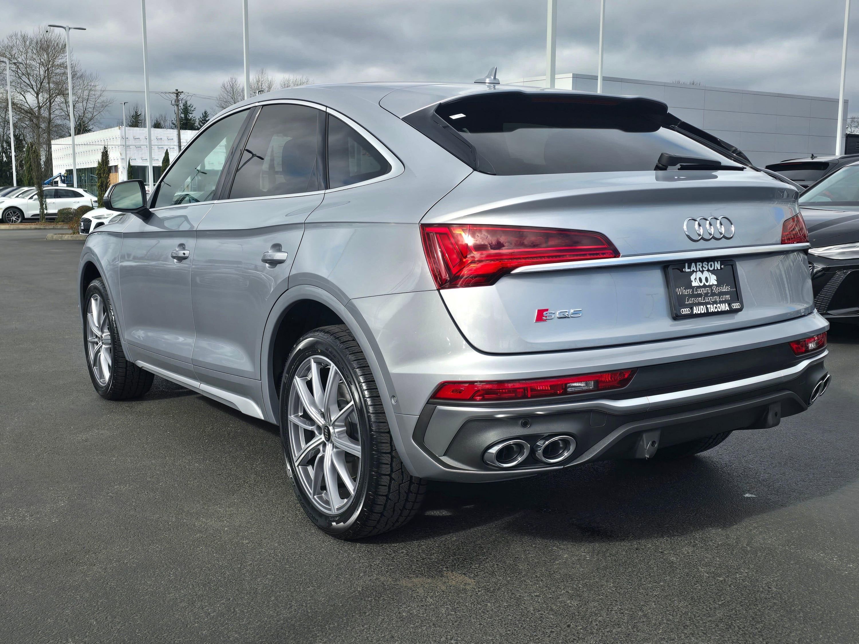 Used 2023 Audi SQ5 Prestige w/ Prestige Package AWD/4WD image 3