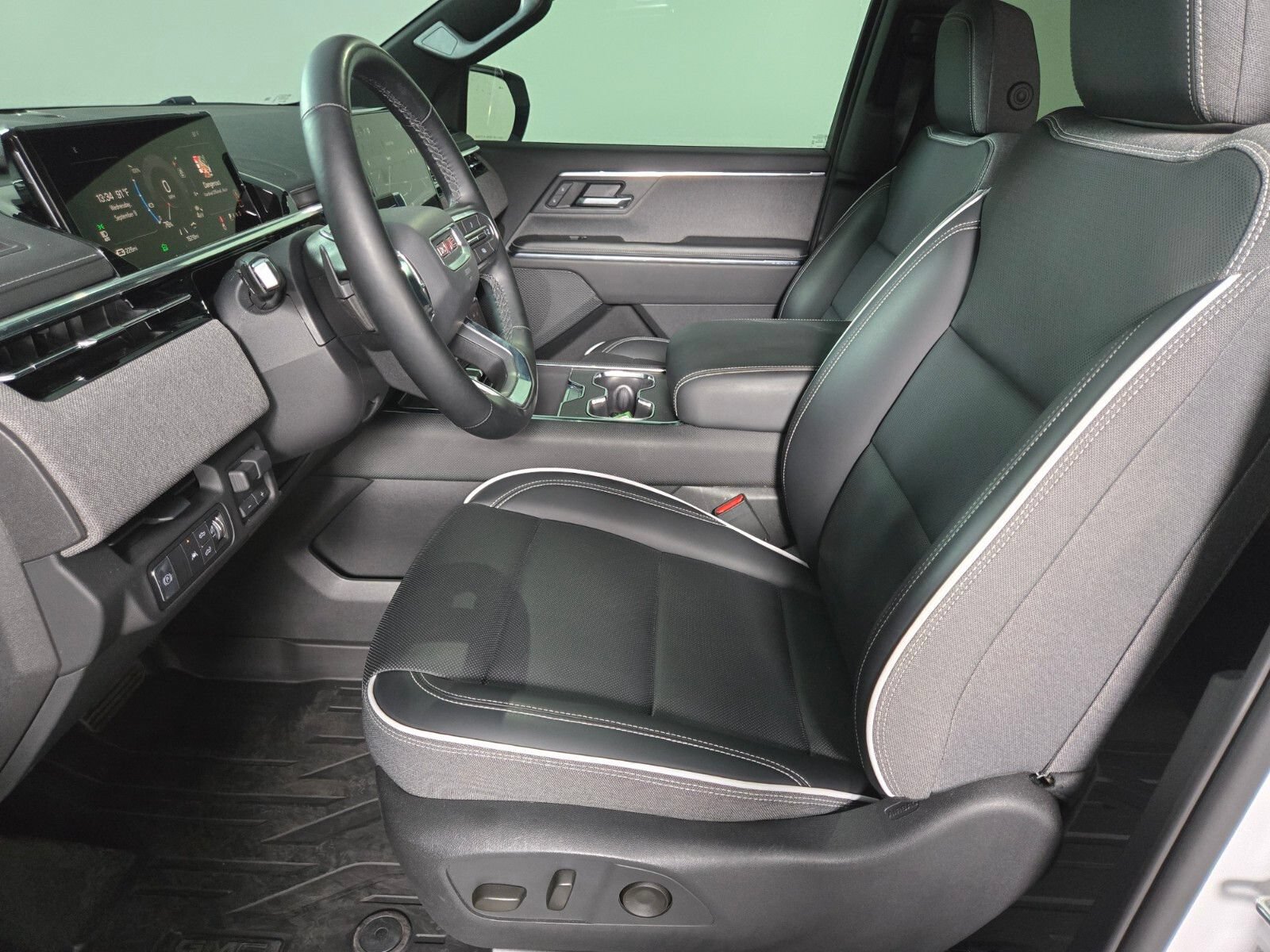 Used 2026 GMC Sierra EV Elevation AWD/4WD image 11