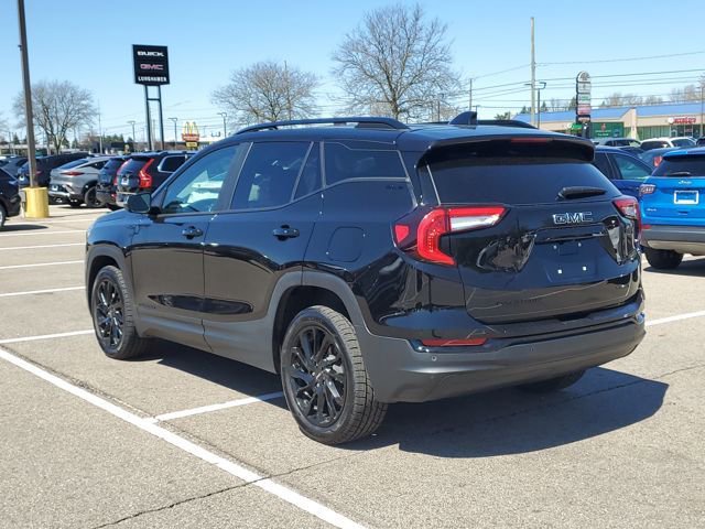Used 2023 GMC Terrain SLE w/ Driver Convenience Package AWD/4WD image 5