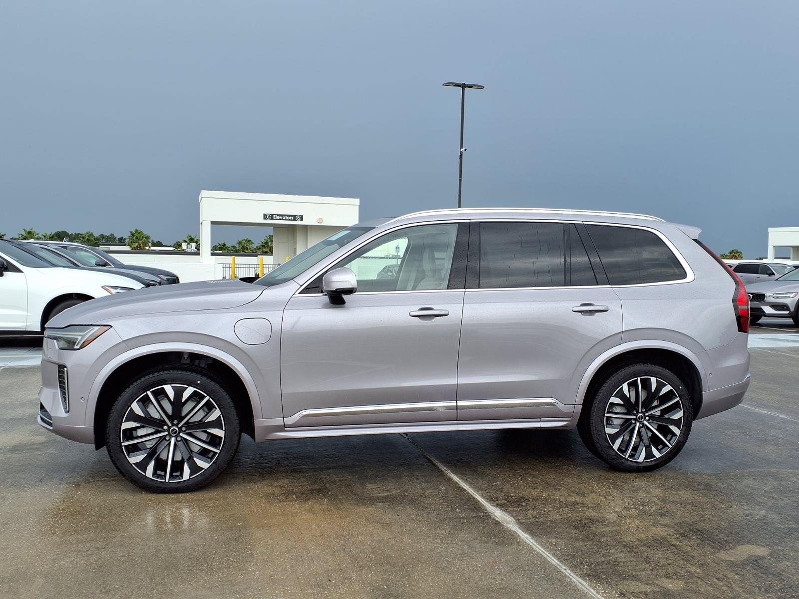 New 2026 Volvo XC90 T8 Ultra w/ Protection Package Premier AWD/4WD image 4
