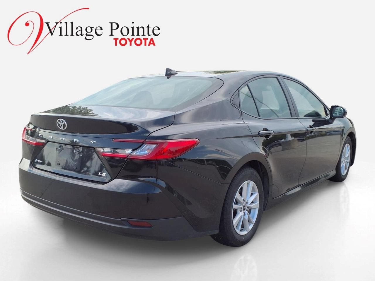 Used 2025 Toyota Camry LE FWD image 5
