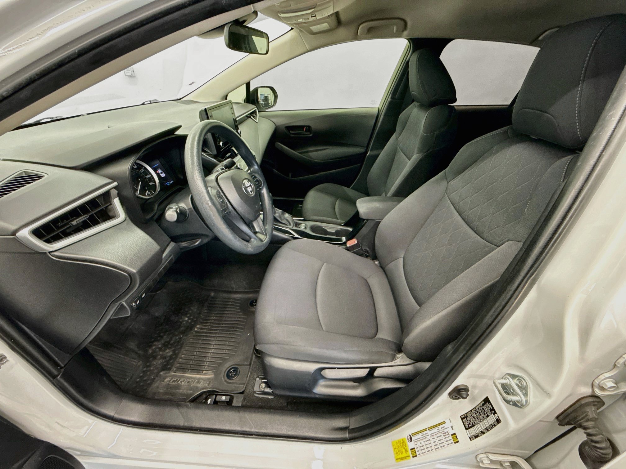 Used 2022 Toyota Corolla LE FWD image 13