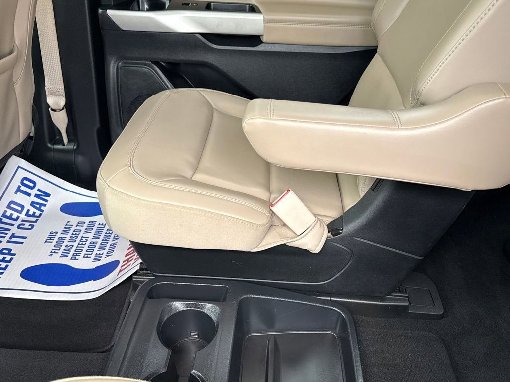 Used 2021 Ford Explorer XLT w/ Equipment Group 202A image 40