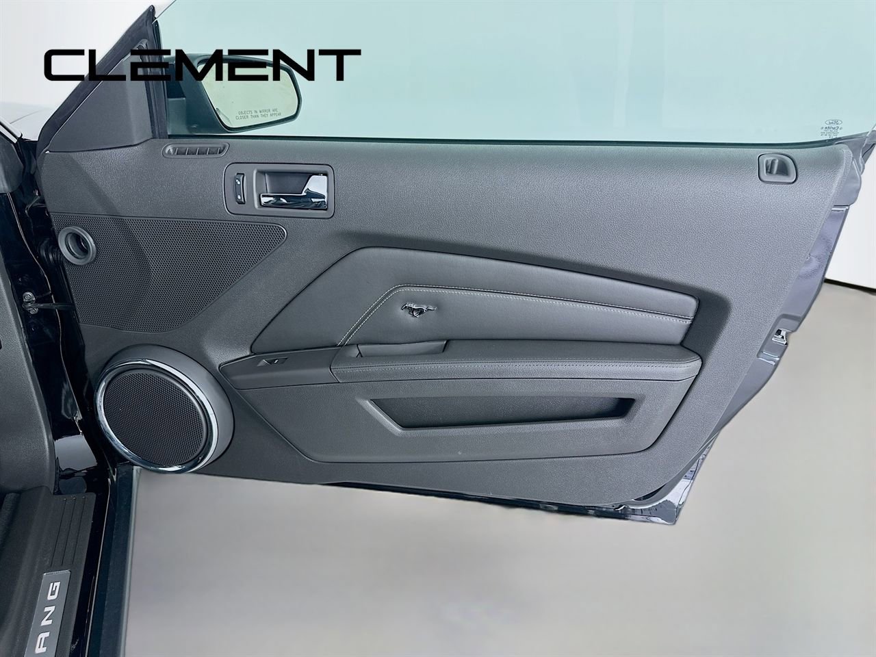 Used 2010 Ford Mustang GT image 32