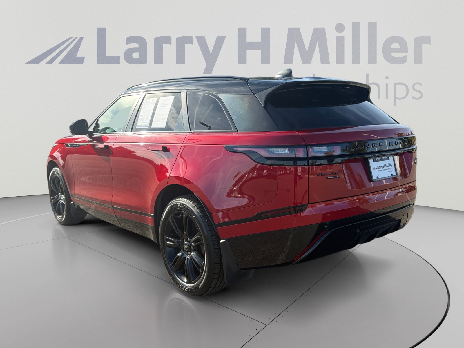 Used 2020 Land Rover Range Rover Velar R-Dynamic S AWD/4WD image 4