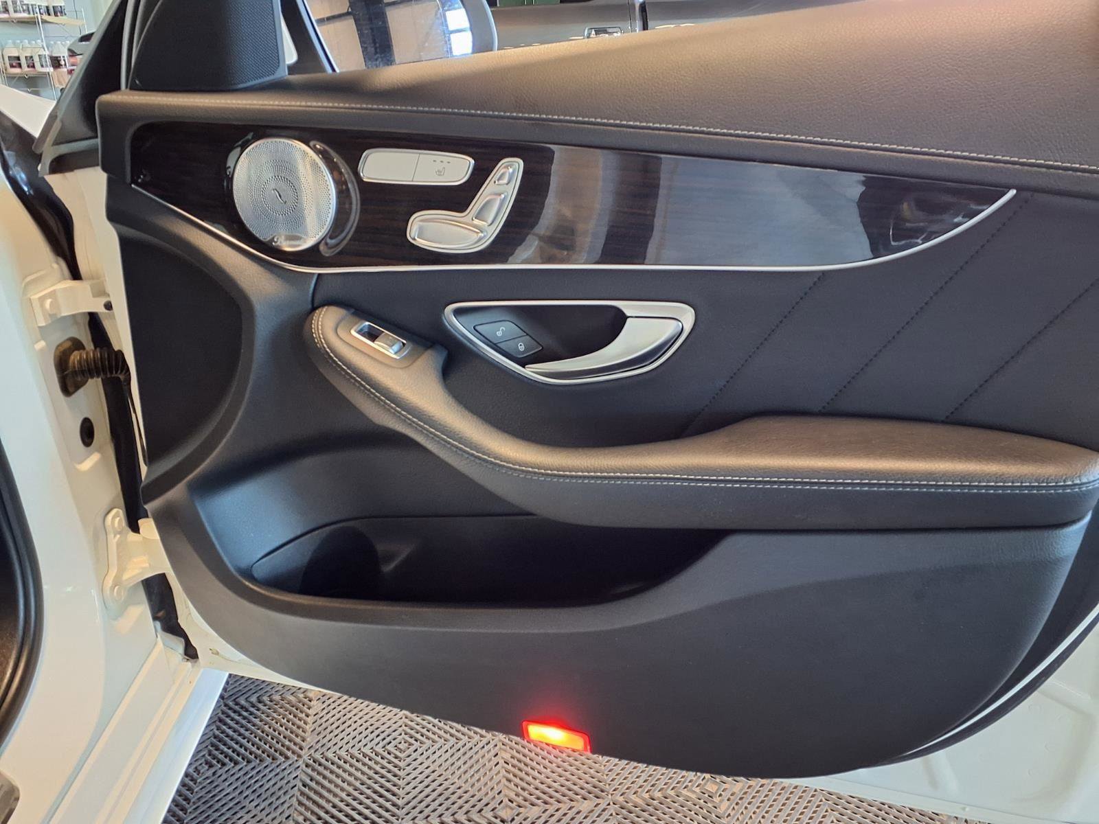 Used 2015 Mercedes-Benz C 300 4MATIC Sedan image 10