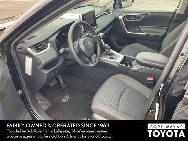 Used 2024 Toyota RAV4 LE image 9