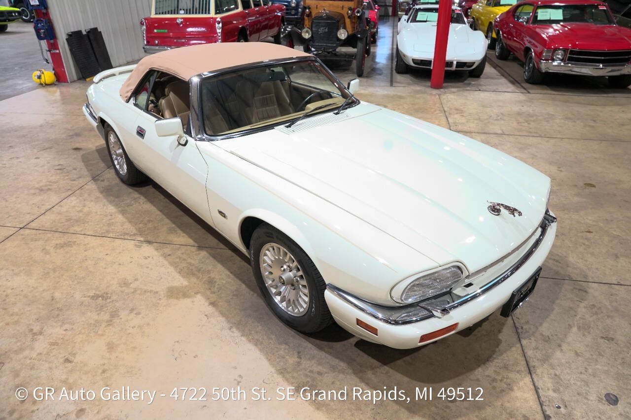 Used 1995 Jaguar XJS V12 Convertible RWD image 28