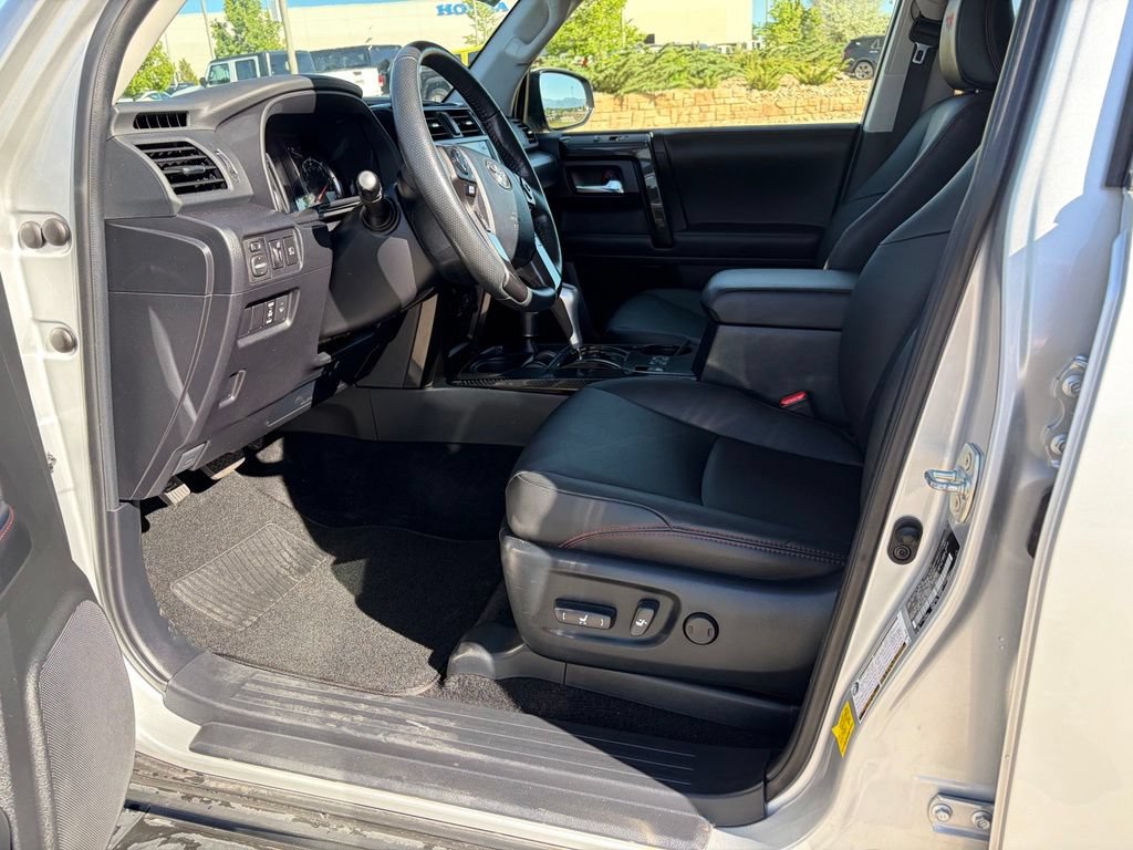 Used 2024 Toyota 4Runner TRD Off-Road Premium AWD/4WD image 17
