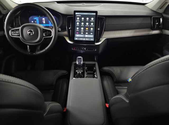 Used 2026 Volvo XC90 B6 Ultra w/ Protection Package image 15