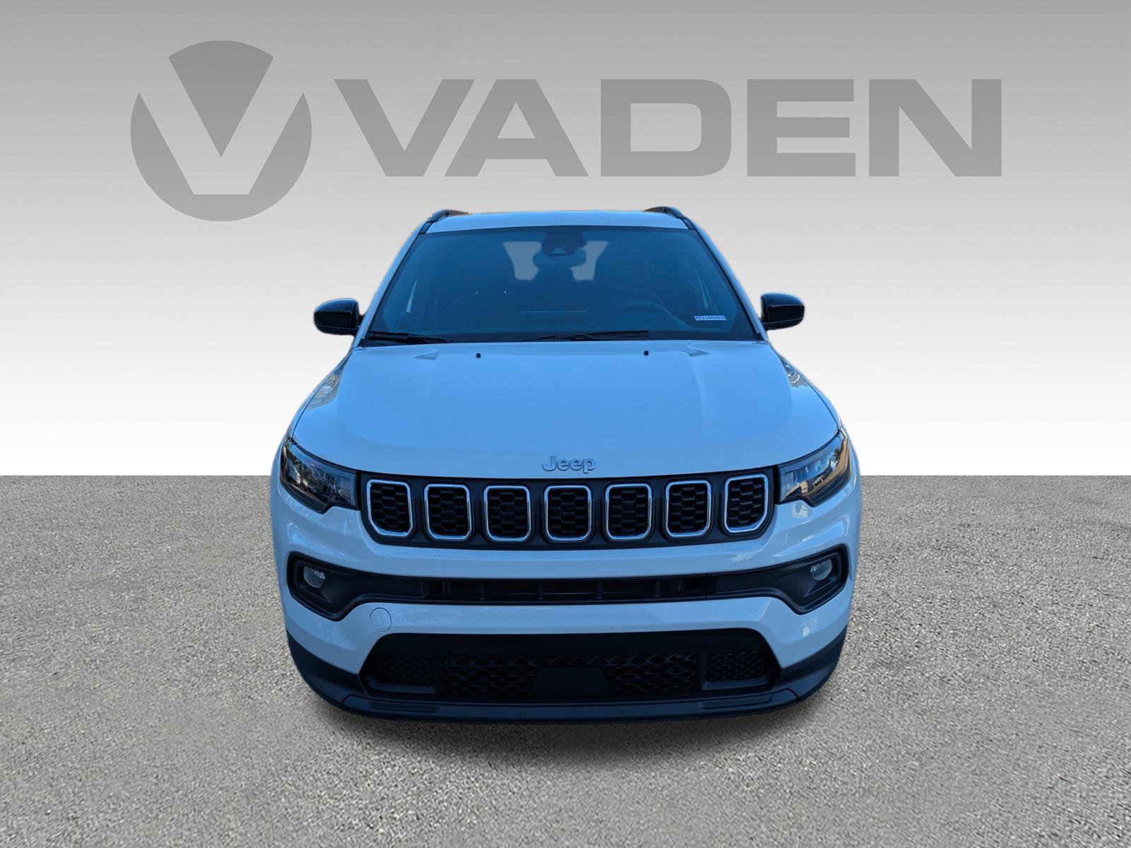 Used 2024 Jeep Compass Latitude image 30