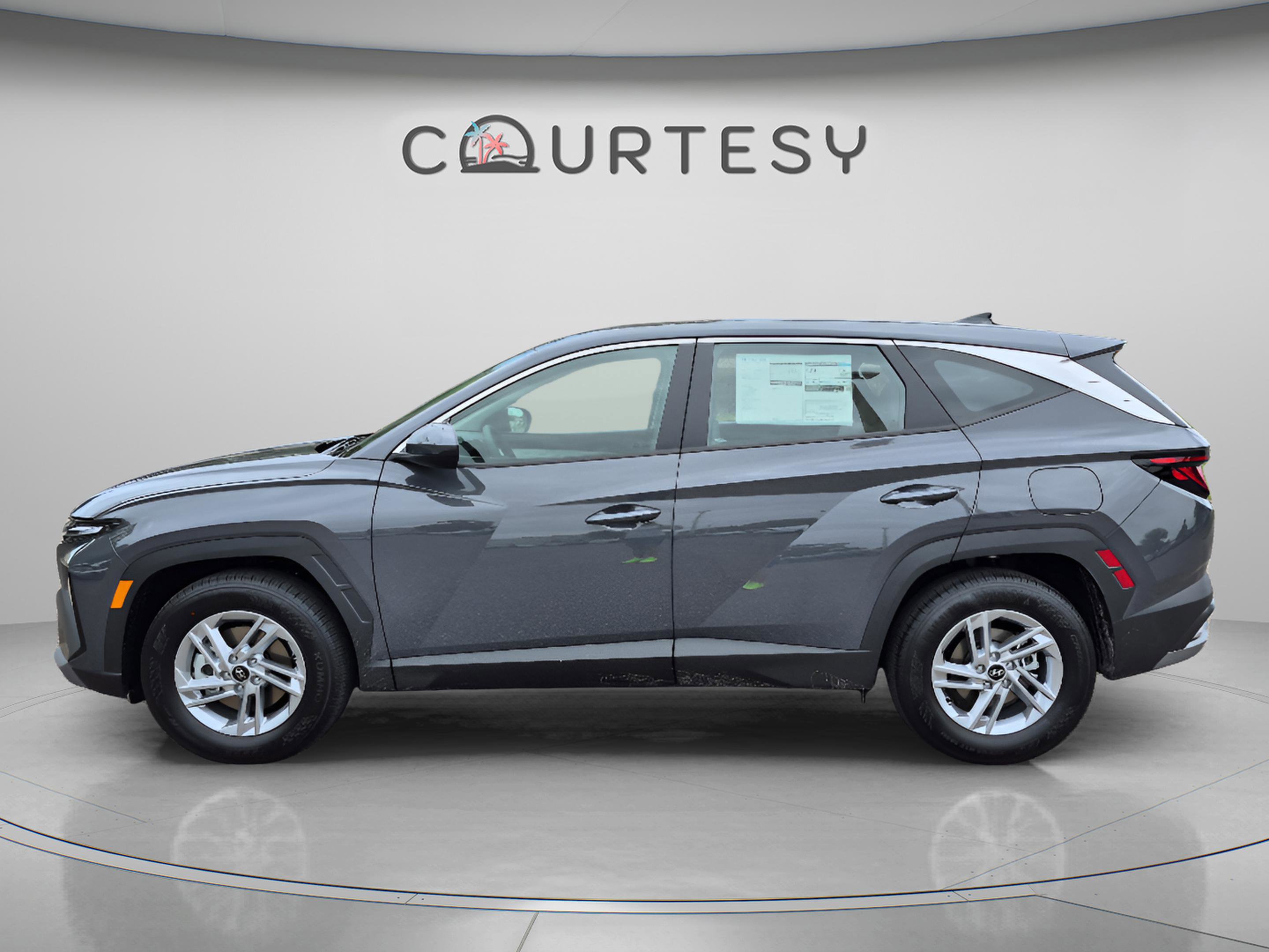 New 2026 Hyundai Tucson SE FWD image 2