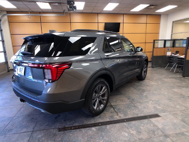 New 2027 Ford Explorer Active AWD/4WD image 7