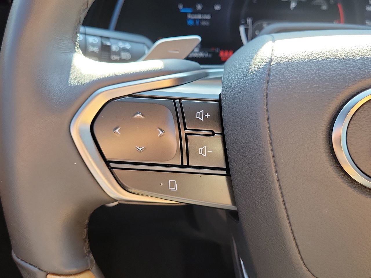 Used 2025 Lexus RX 350 Premium Plus w/ Convenience Package FWD image 30