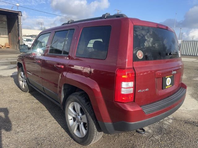 Used 2016 Jeep Patriot Latitude w/ Sun/Sound Group image 7