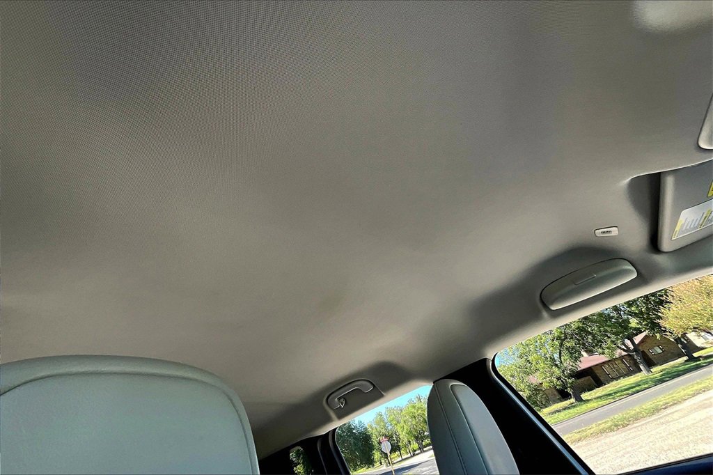 Used 2018 Jeep Renegade Limited w/ Safety & Security Group image 17