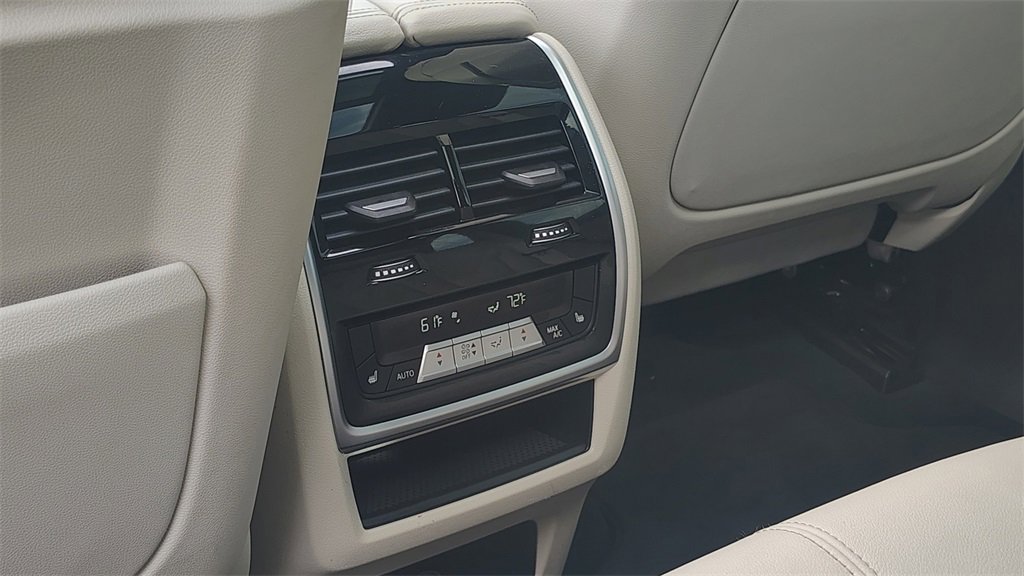 Used 2021 BMW X5 M50i image 35