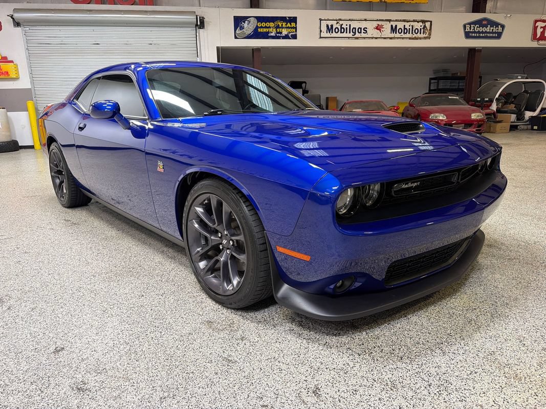 Used 2022 Dodge Challenger R/T Scat Pack w/ Scat Pack Stripe RWD image 11